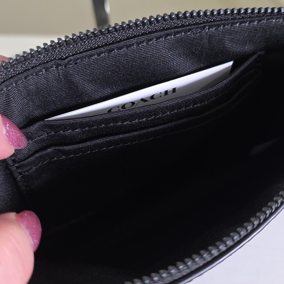 COACH Corner Zip Wristlet Signature Canvas With Stripe Black/Grey/Gunmetal NWOT - Picture 12 of 14